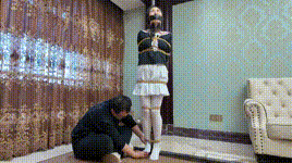 【枫叶原创】小姐姐不听话怎么办？！那就挠哭她~