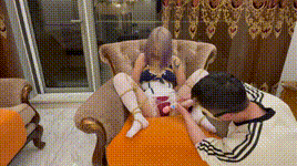 【延江艺束】小涵分腿固定在沙发上肆意抚摸手动＋TD挑逗强高后手跪爬在沙发上鞭打屁股大腿挠脚心口水收集