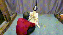 【飞天原创】艺仙儿青洼紧缚挣扎,手都变成黑紫色了,还在疯狂地挣扎,是人还是鬼,不怕疼吗