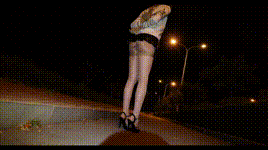 【面具男】在半夜路上碰到个超短裙丝袜肉丝凉高鸡婆，后面发现居然是带锁的伪娘！礼…封面图