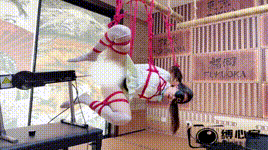 【缚心室】双马尾JK少女的吊缚折磨！两小时高强度折磨，炮机 AV棒吊在天上玩，全程求…封面图