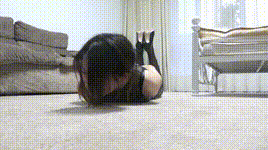 【逍遥】丝袜快递柳洋收到一个丝袜快递，并被隐形绳子控制住她的身体，又被驷马捆…封面图