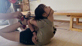 【奥特曼】柔韧性BUFF叠满的乌鱼，用丝袜绑一个小鸡缚 极限驷马，再用绳子来一遍直臂.MP4封面图