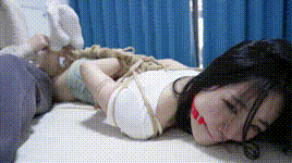 【比尔原创】邪恶导演(5)清纯妹子白袜驷马口球封面图