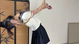 【眼眸原创】水手白丝直臂加日式反绑折腿半悬吊.jpg封面图