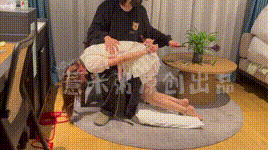 【薏米粥】旗袍1小萝莉调教！SP 手铐脚铐 颈手枷拘束封面图