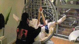 白丝女仆吊篮开腿放置 皮质束缚衣圣诞树吊腿 白丝全包震动棒装箱封面图